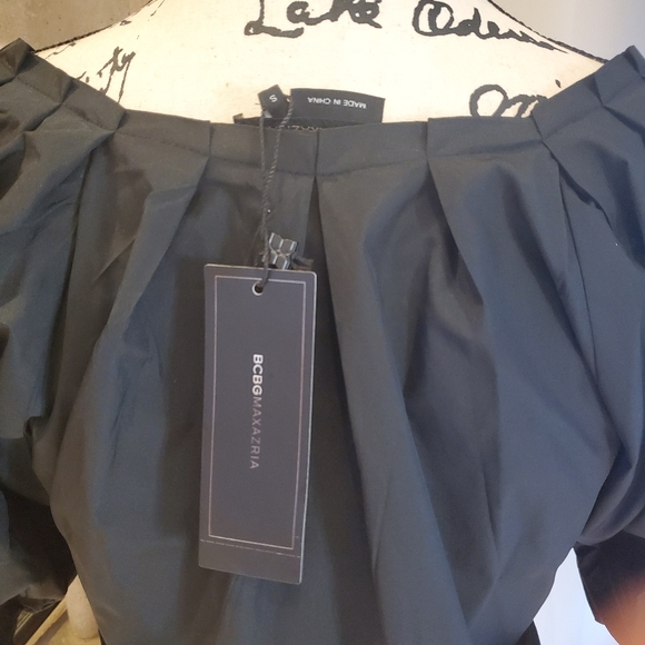 Puff Sleeve Blouse with Pleated Neck BCBGMAXAZRIA - Picture 4 of 4